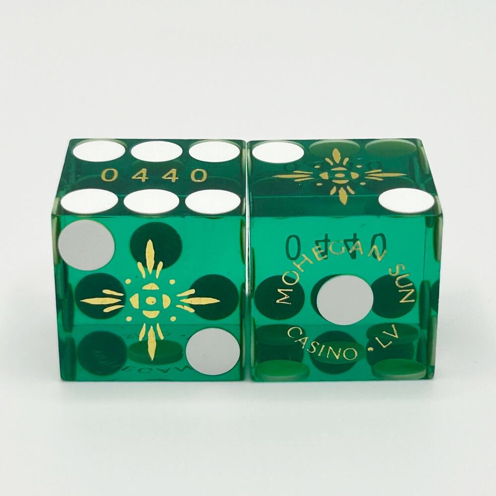 Mohegan Sun Green Casino Dice Las Vegas Matching #0440”Bone” Cancelled Dice RARE
